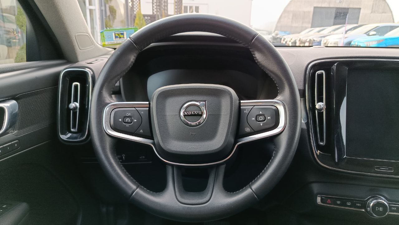 VOLVO XC40 T5 MOMENTUM 2018