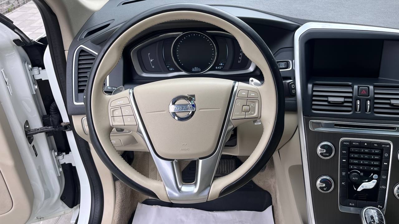 VOLVO XC60 T6 PREMIER 2014