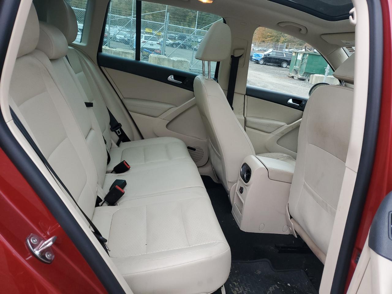 VOLKSWAGEN TIGUAN S 2014