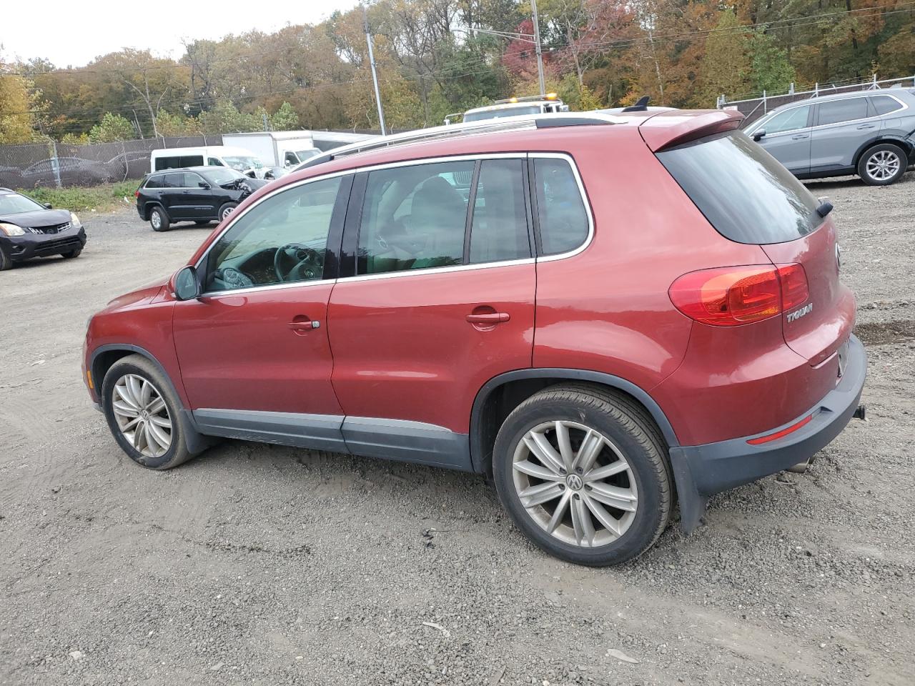 VOLKSWAGEN TIGUAN S 2014