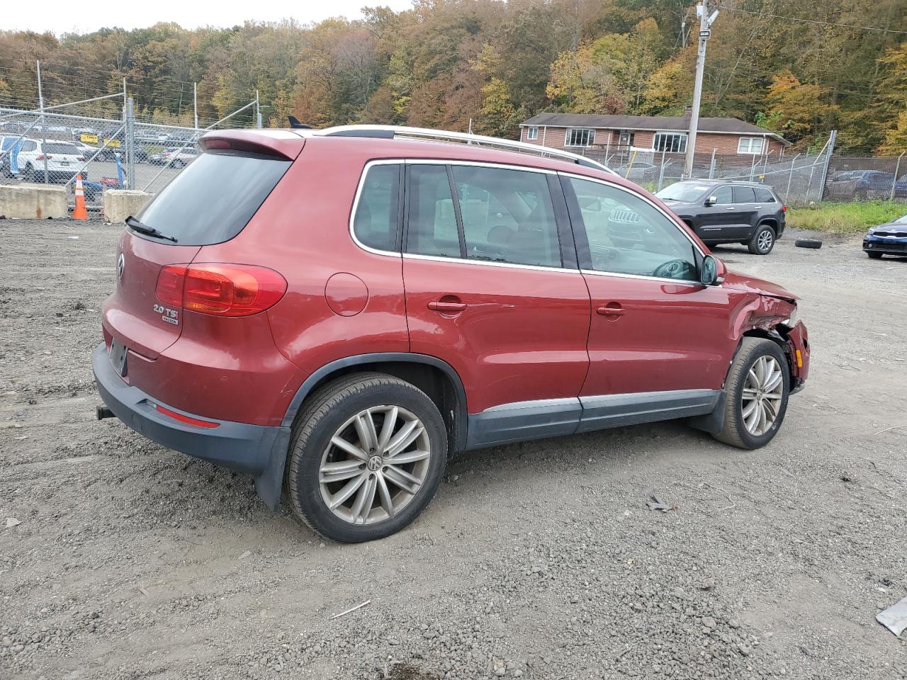 VOLKSWAGEN TIGUAN S 2014