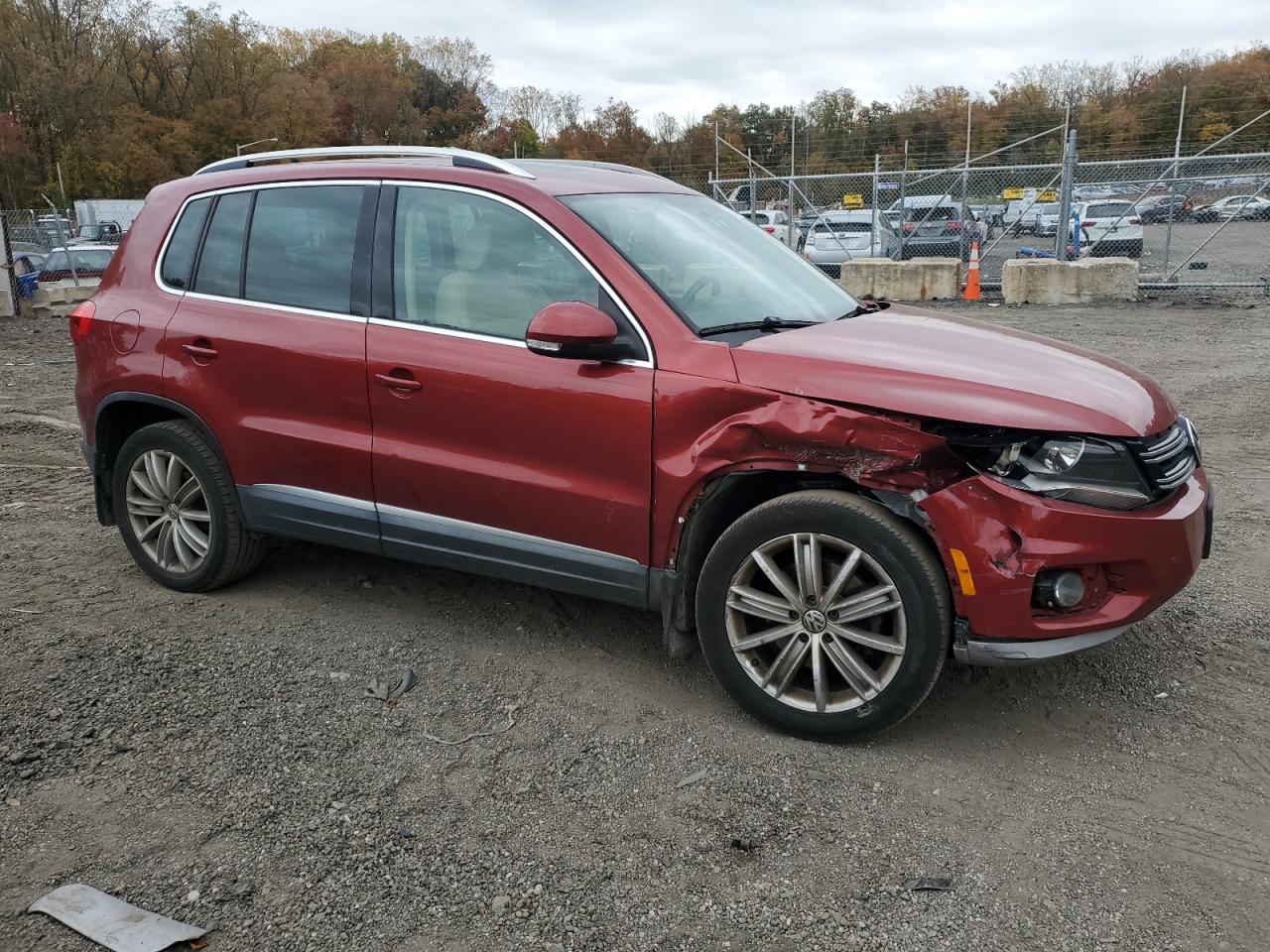 VOLKSWAGEN TIGUAN S 2014