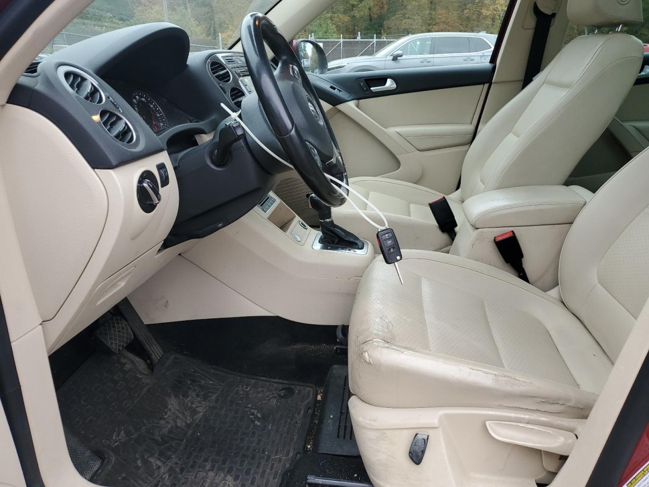 VOLKSWAGEN TIGUAN S 2014