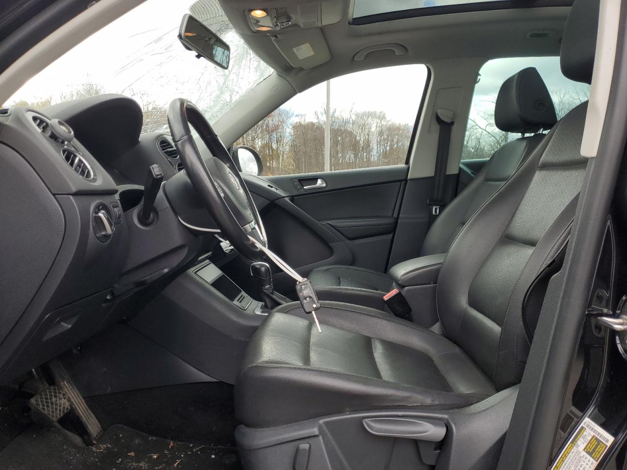 VOLKSWAGEN TIGUAN S 2013