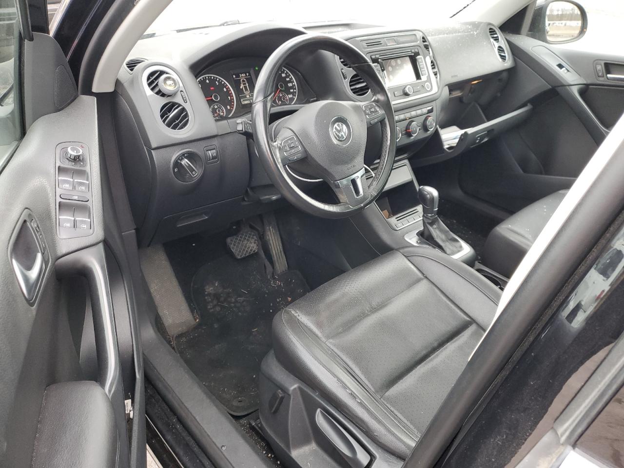 VOLKSWAGEN TIGUAN S 2013