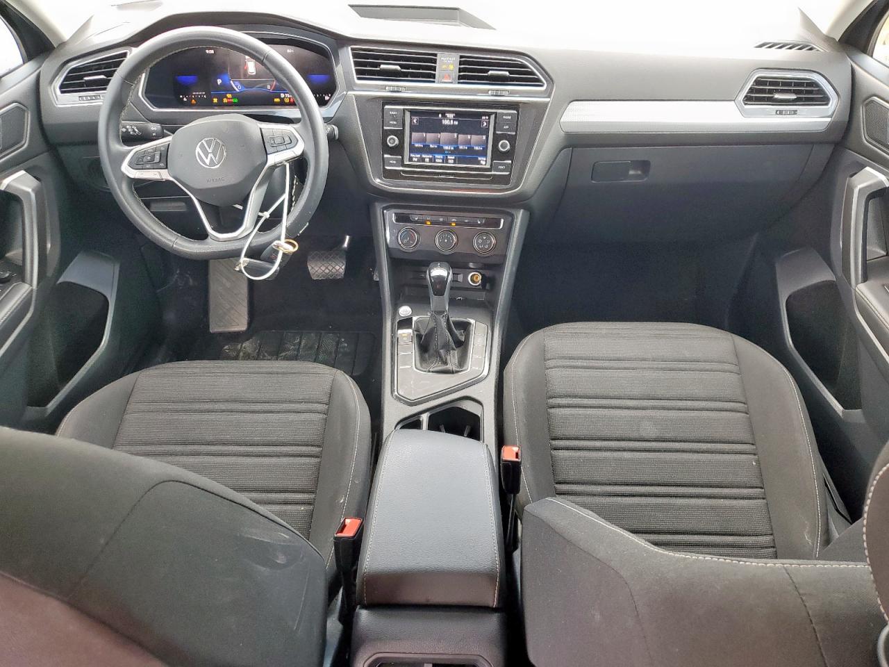 VOLKSWAGEN TIGUAN S 2024