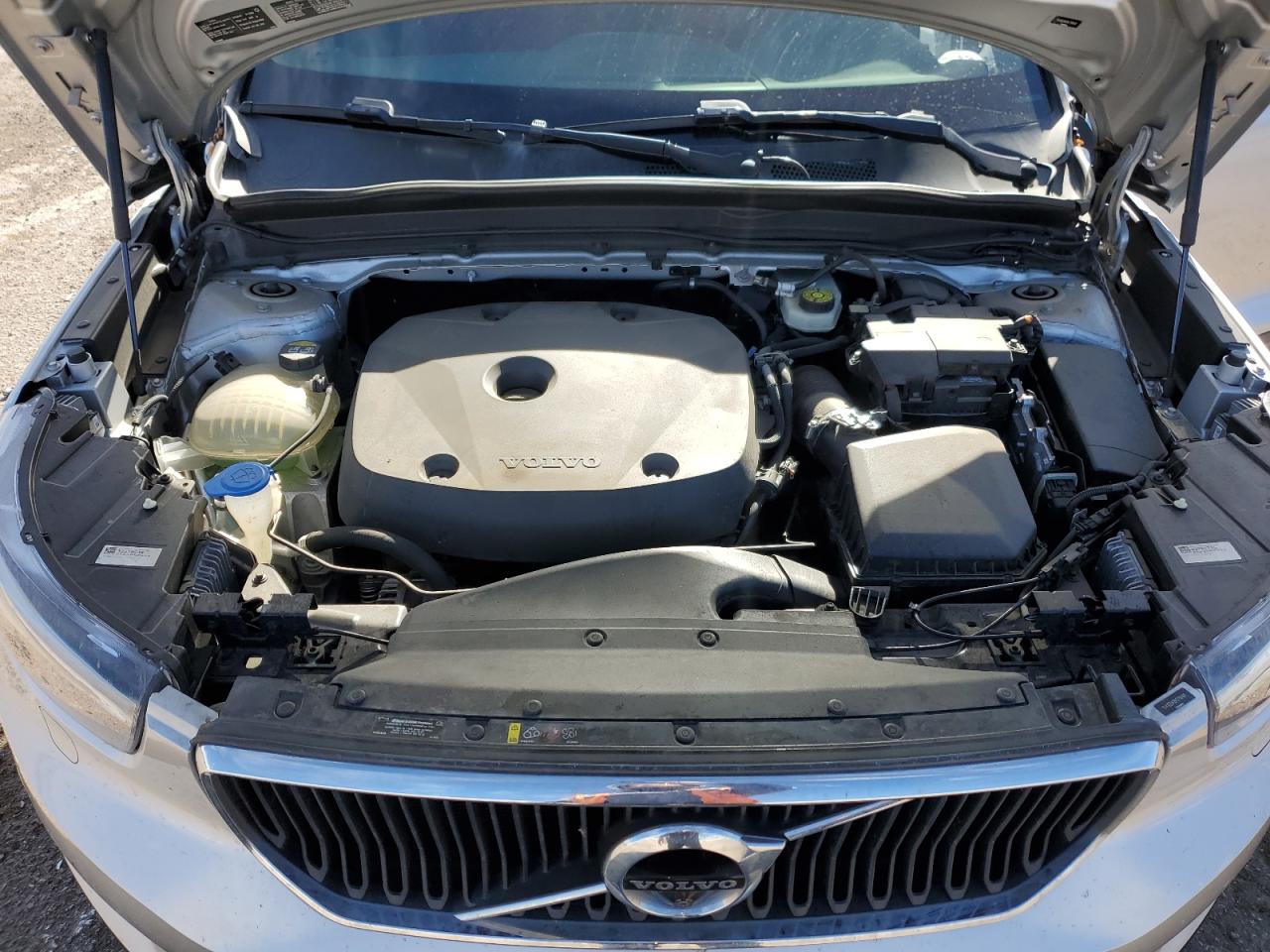 VOLVO XC40 T5 MOMENTUM 2019