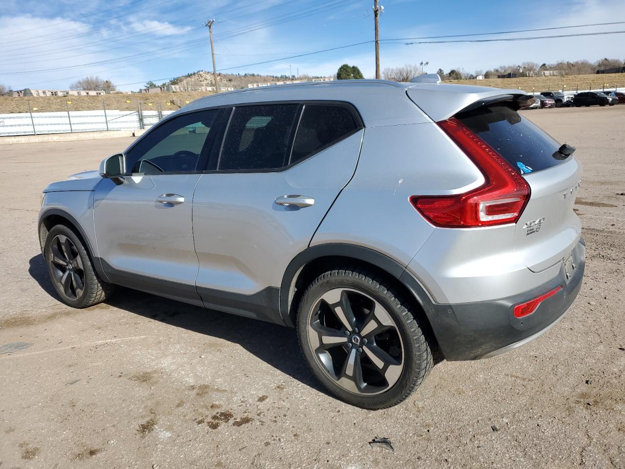VOLVO XC40 T5 MOMENTUM 2019
