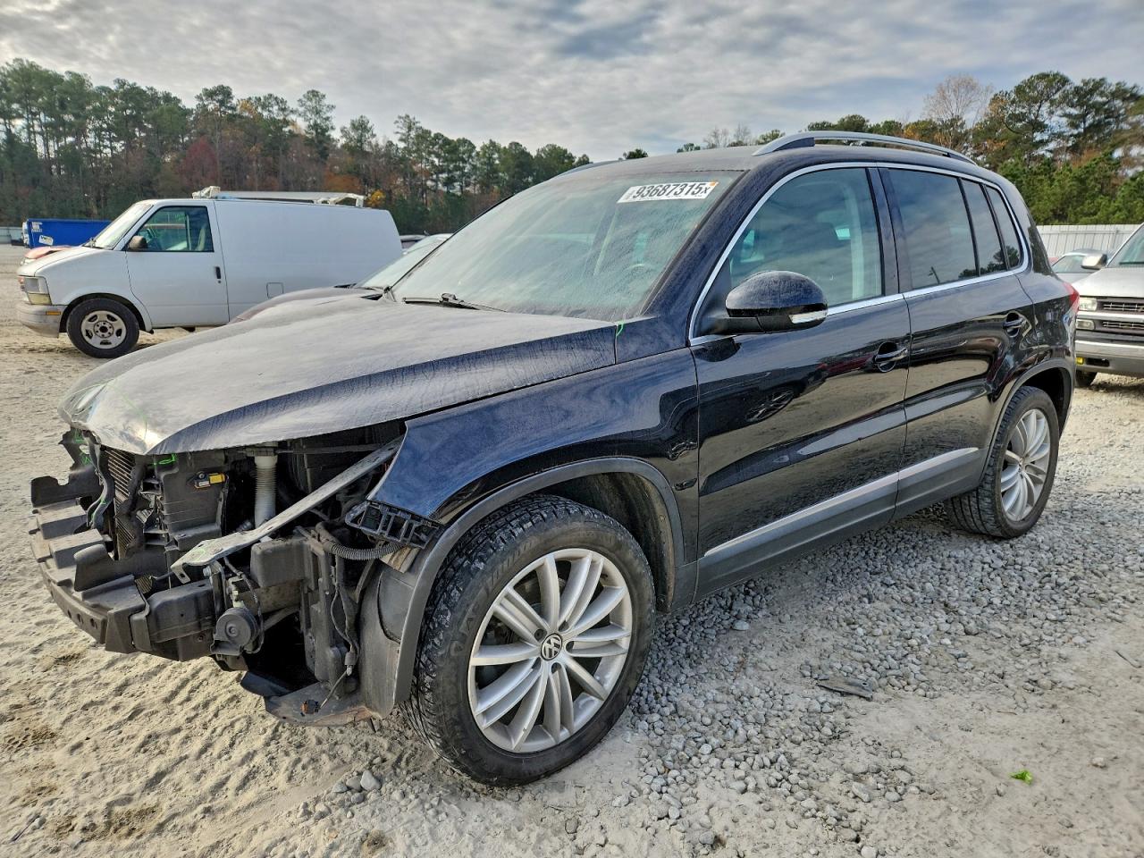 VOLKSWAGEN TIGUAN S 2014