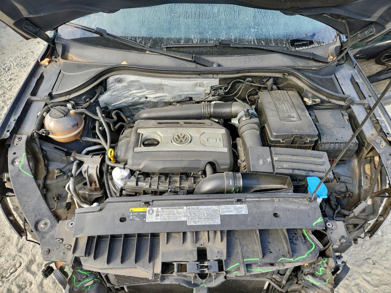 VOLKSWAGEN TIGUAN S 2014