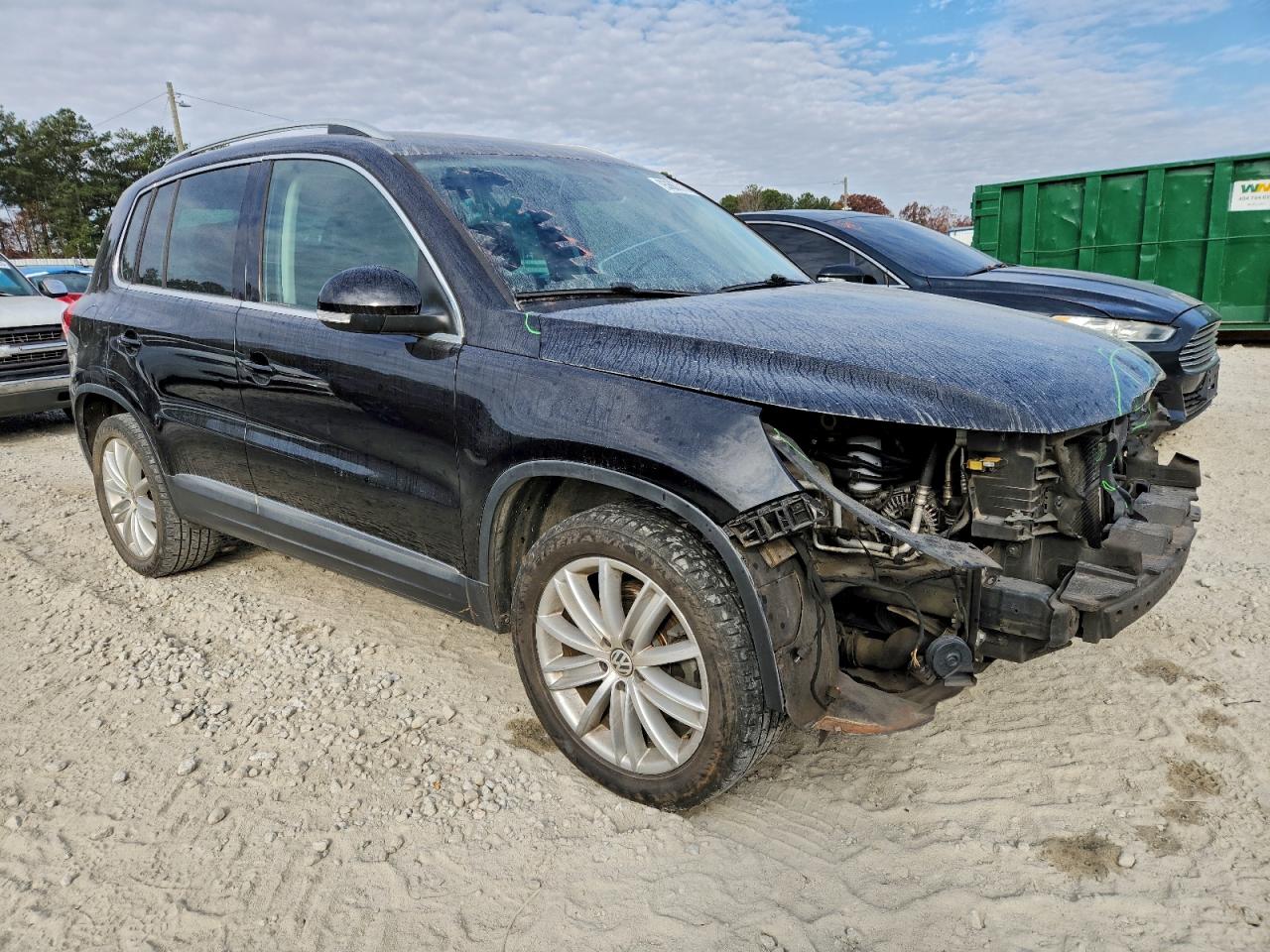 VOLKSWAGEN TIGUAN S 2014