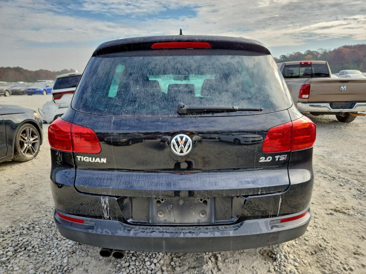 VOLKSWAGEN TIGUAN S 2014