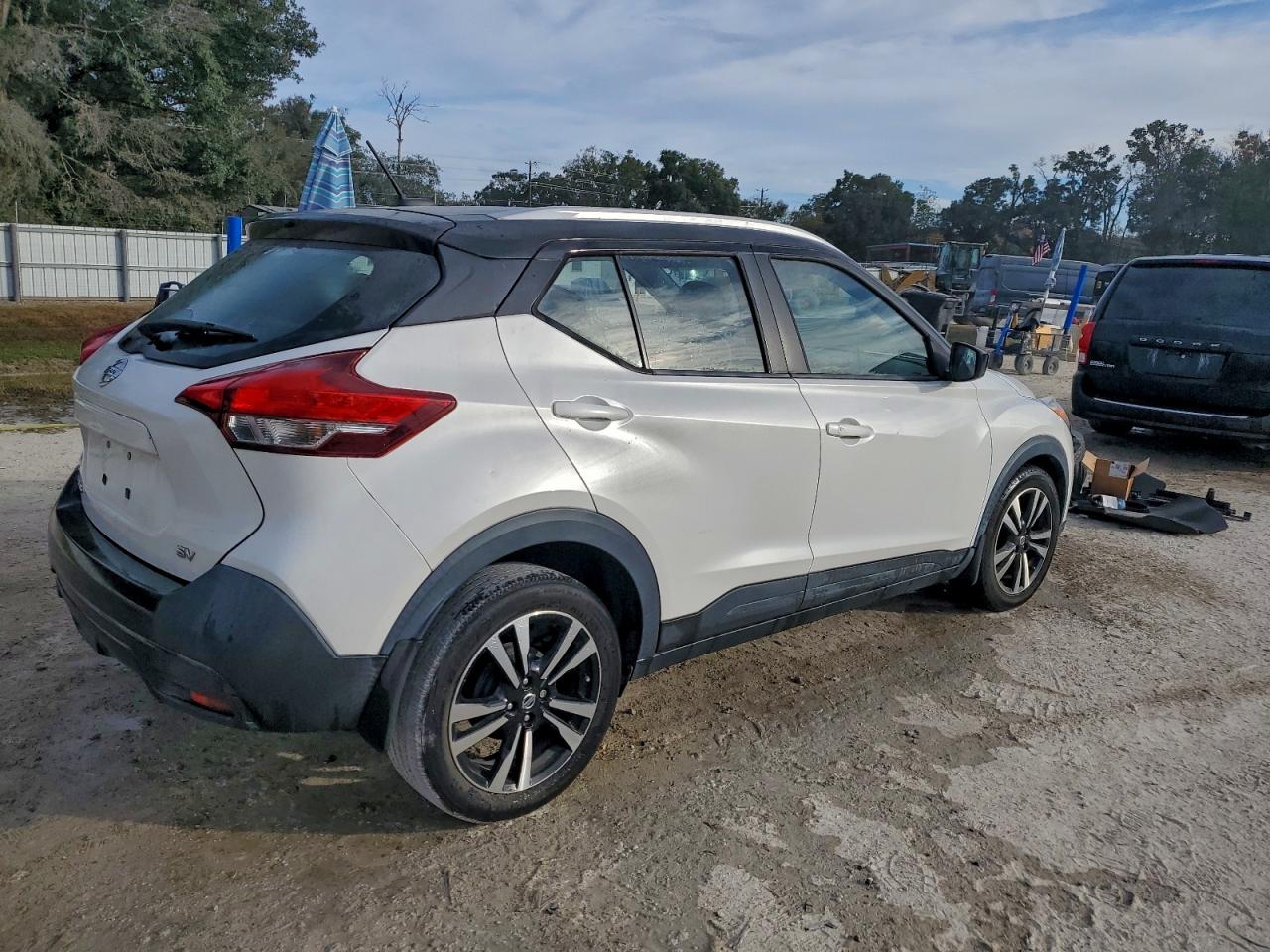 NISSAN KICKS S 2019