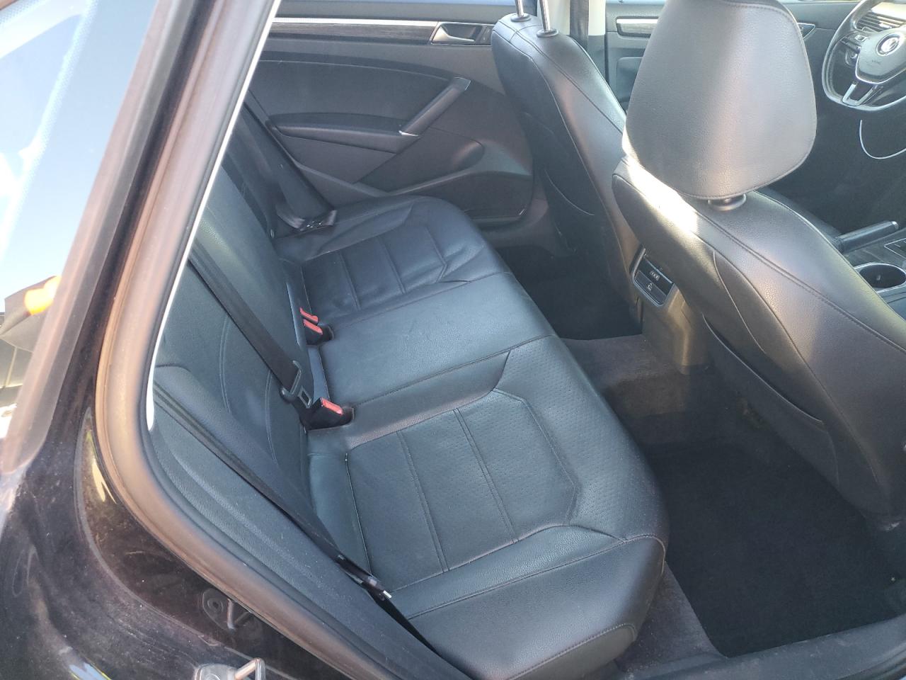 VOLKSWAGEN PASSAT SE 2016