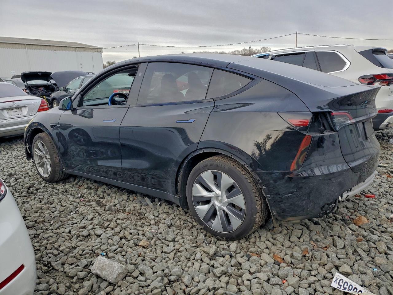 TESLA MODEL Y DUAL MOTOR 2023