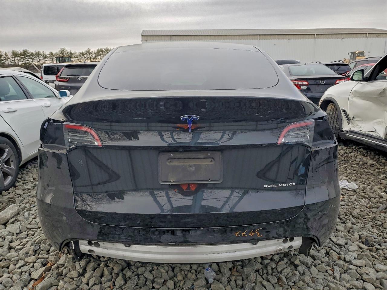 TESLA MODEL Y DUAL MOTOR 2023
