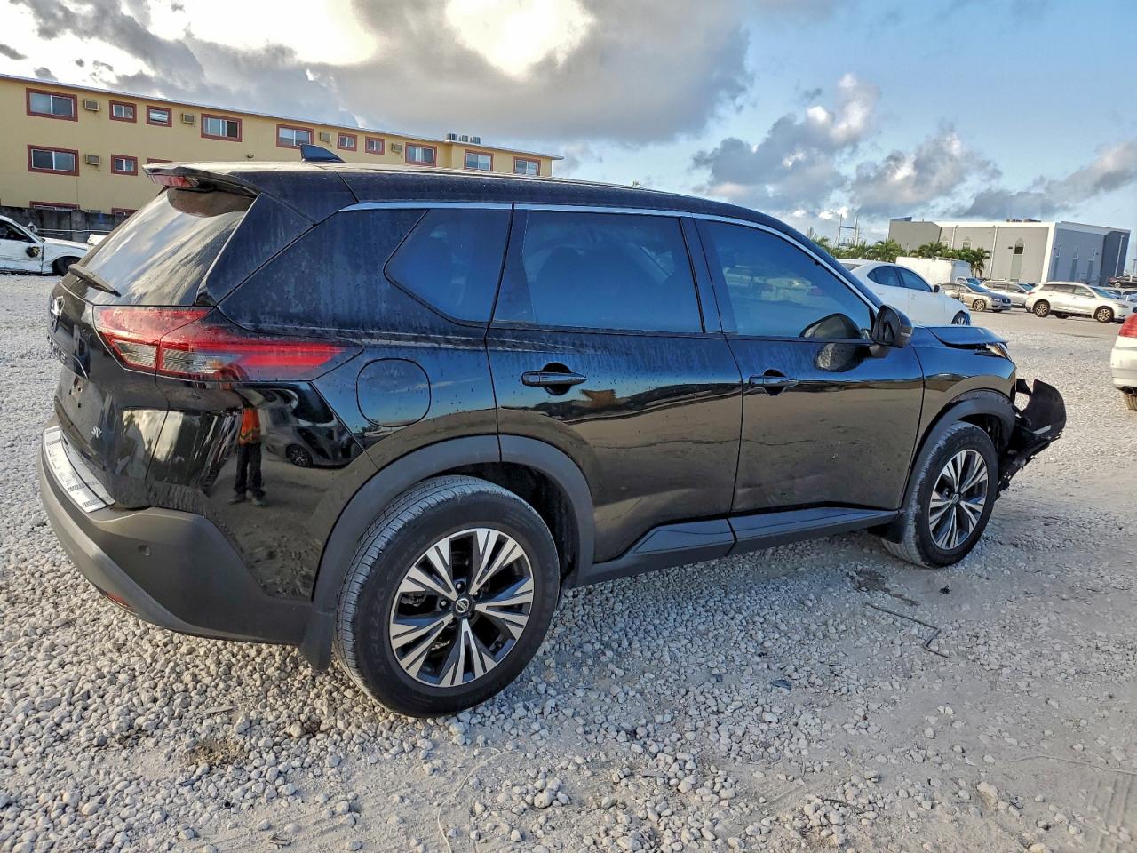 NISSAN ROGUE SV 2021