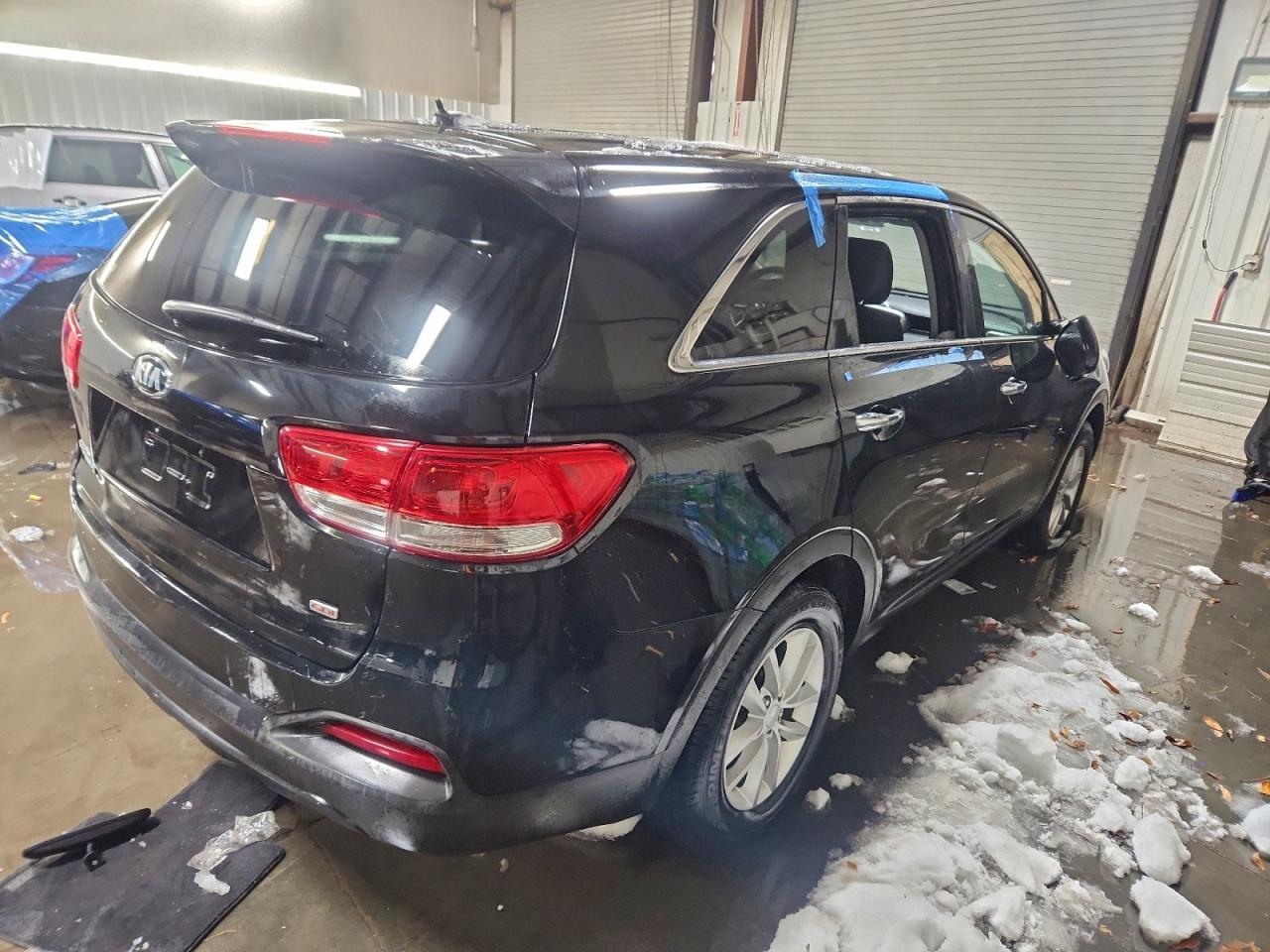 KIA SORENTO LX 2016