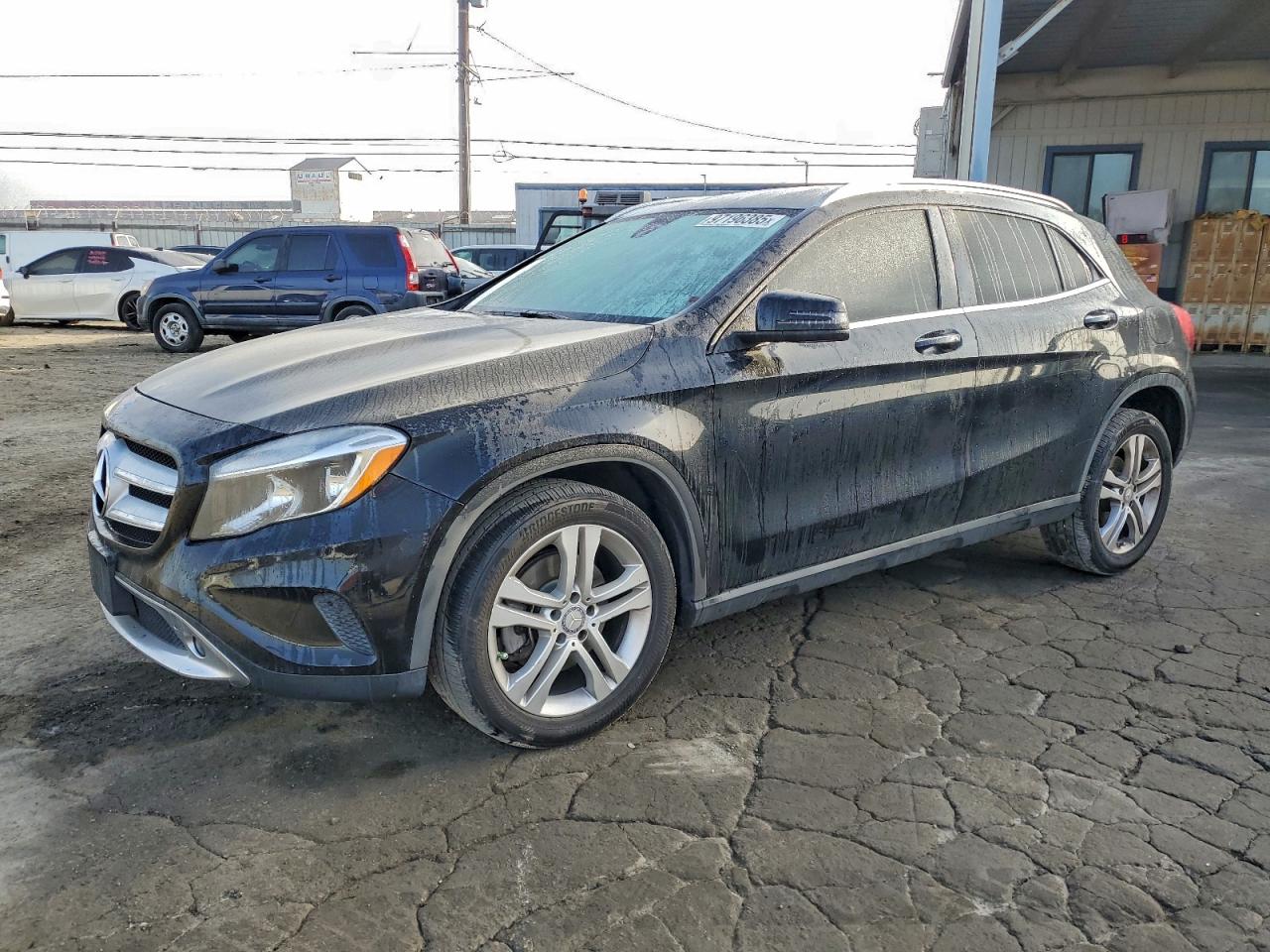 MERCEDES-BENZ GLA 250 2016