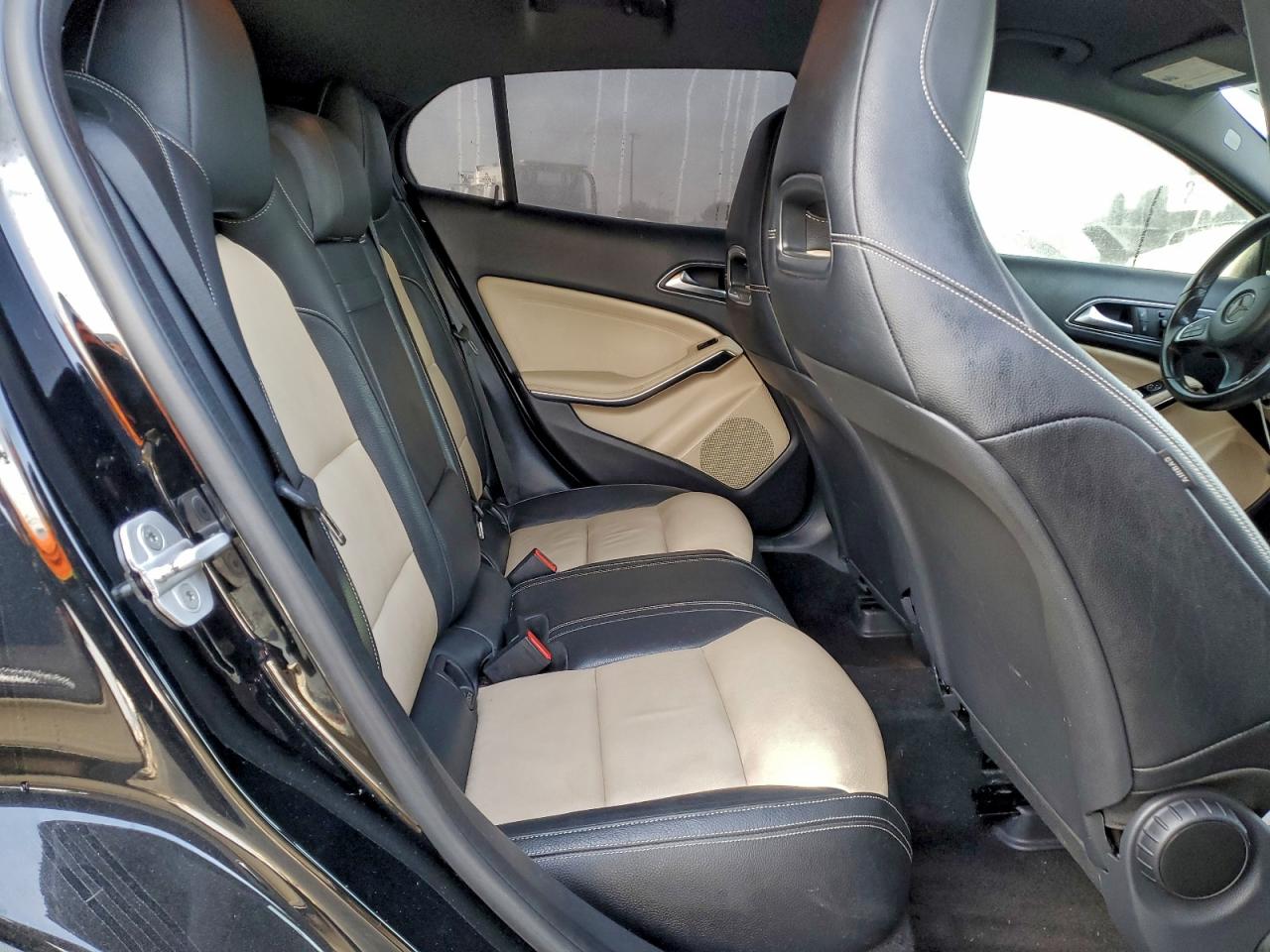 MERCEDES-BENZ GLA 250 2016