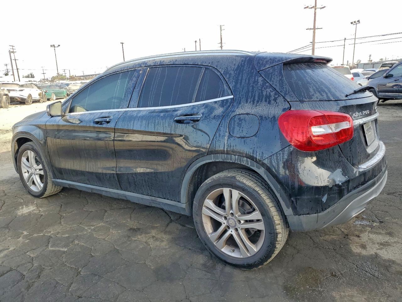 MERCEDES-BENZ GLA 250 2016