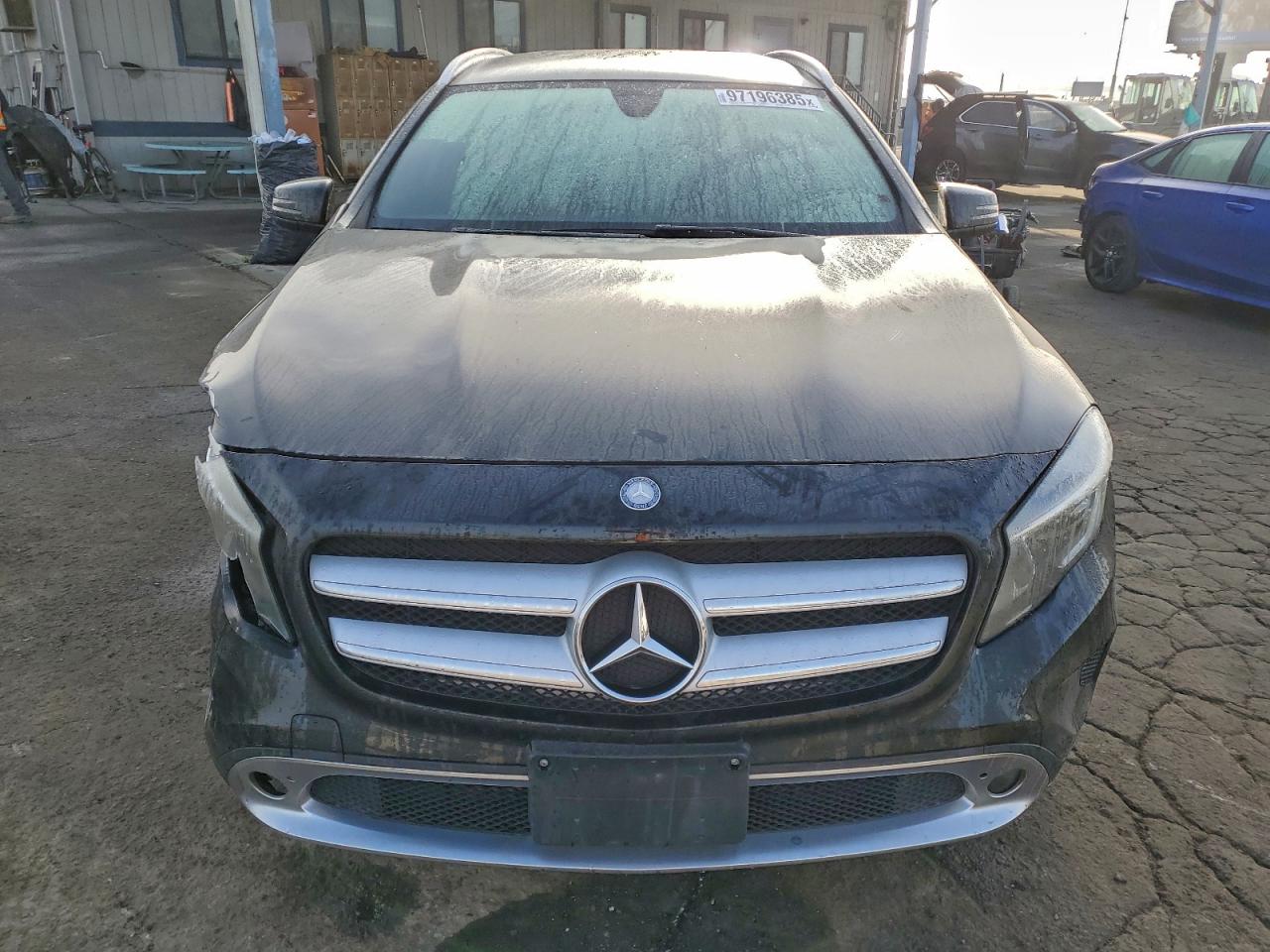 MERCEDES-BENZ GLA 250 2016