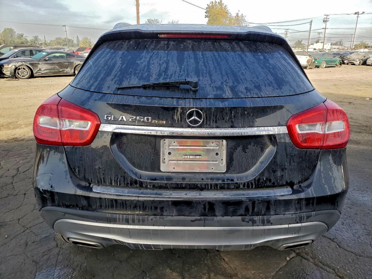 MERCEDES-BENZ GLA 250 2016