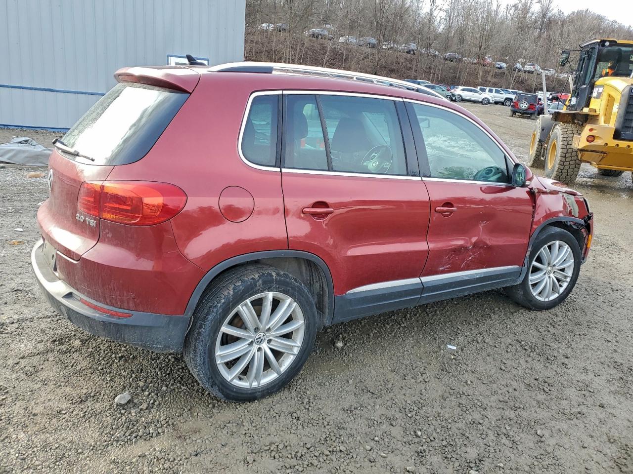 VOLKSWAGEN TIGUAN S 2013