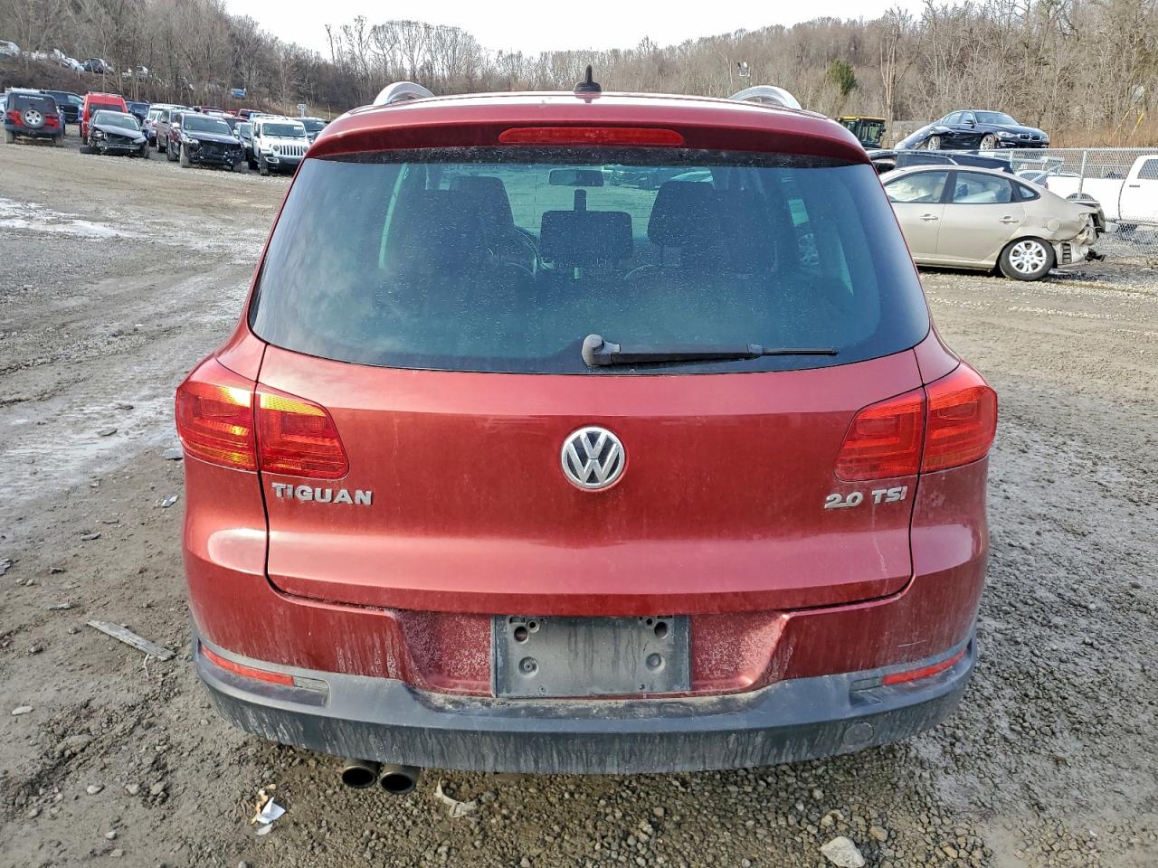 VOLKSWAGEN TIGUAN S 2013