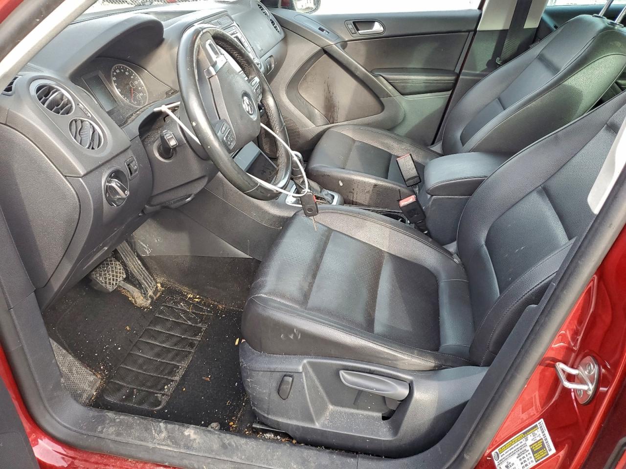 VOLKSWAGEN TIGUAN S 2013