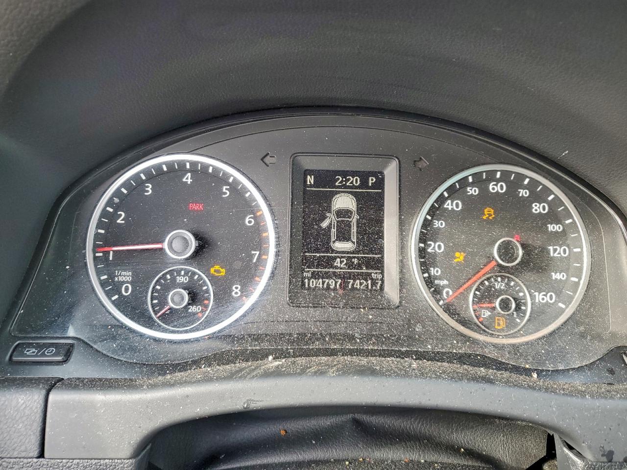 VOLKSWAGEN TIGUAN S 2013