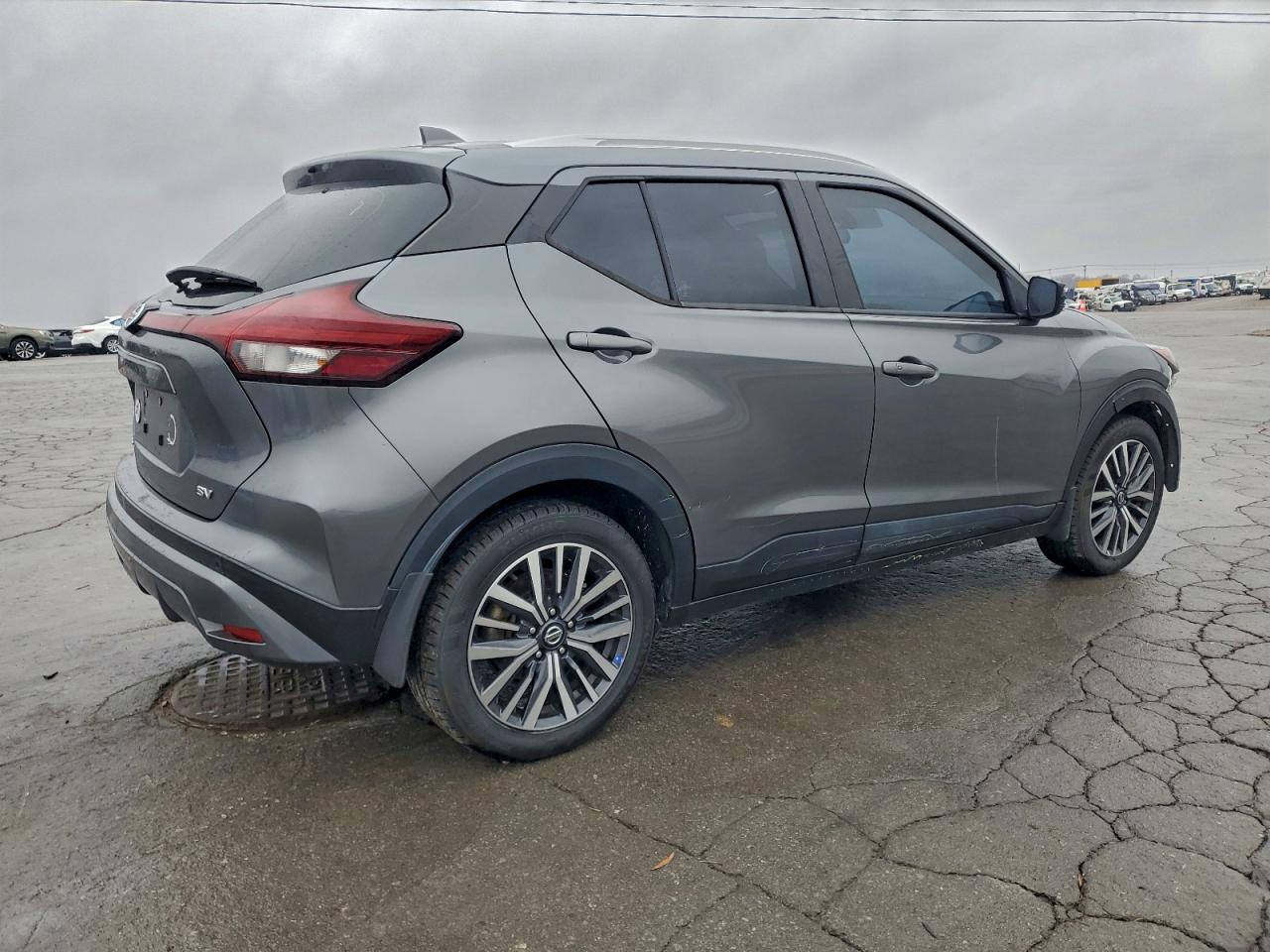 NISSAN KICKS SV 2021