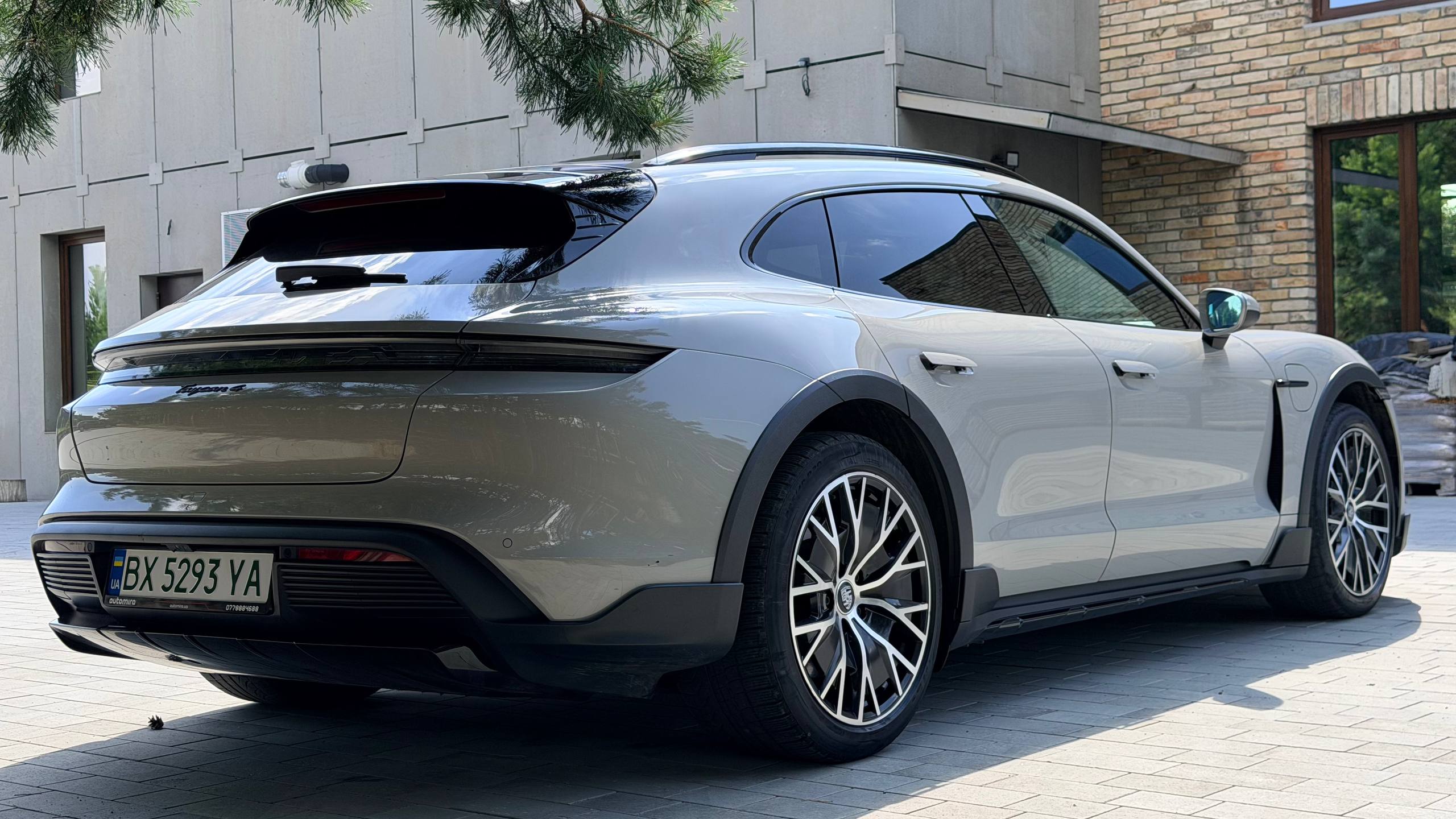 PORSCHE TAYCAN CROSS TURISMО