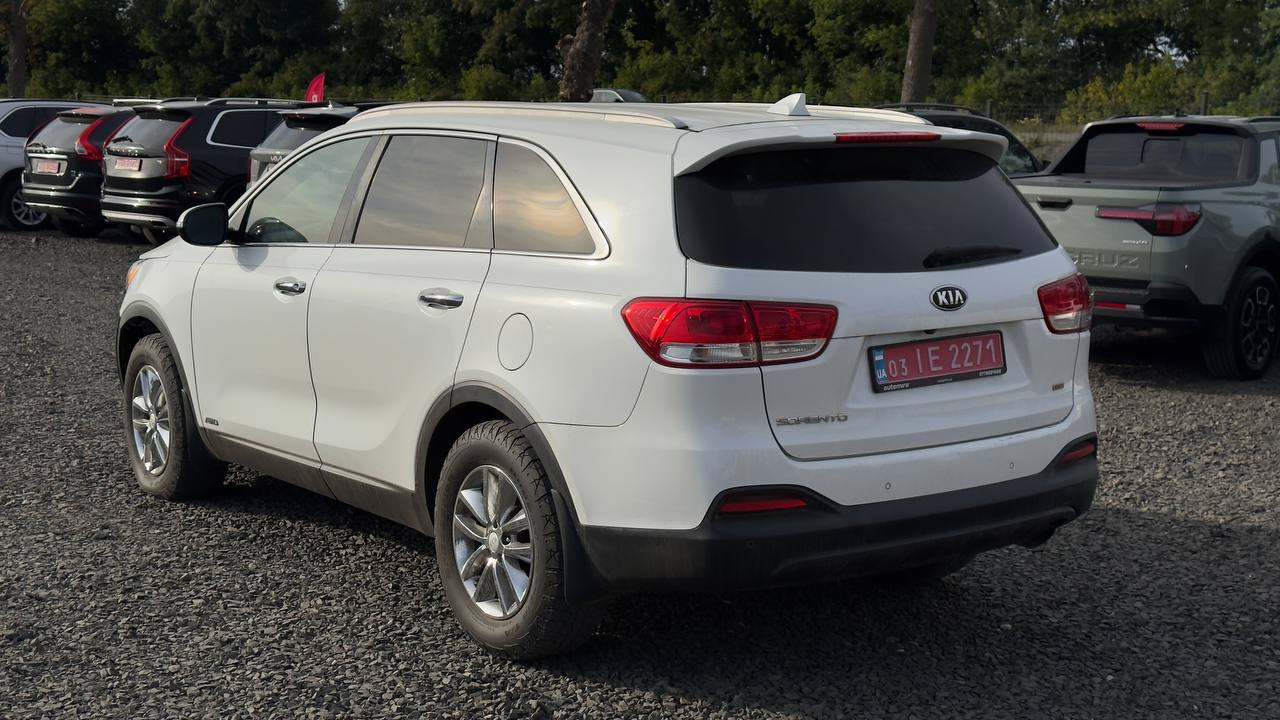 KIA SORENTO LX 2016