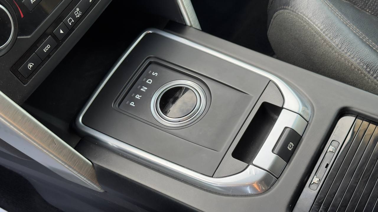 LAND ROVER DISCOVERY SPORT HSE 2015