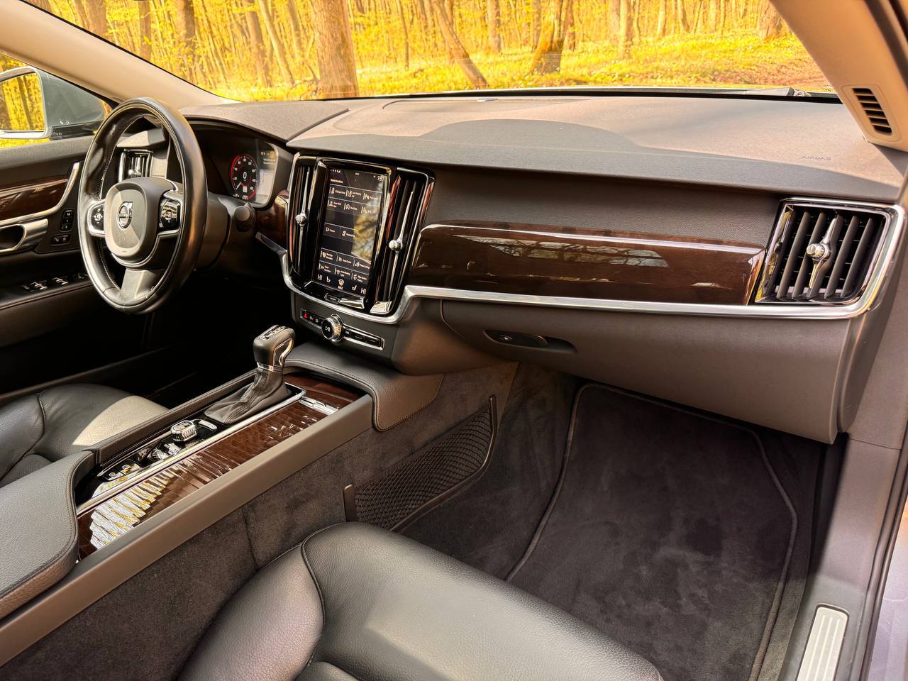 VOLVO S90 T5 MOMENTUM 2018