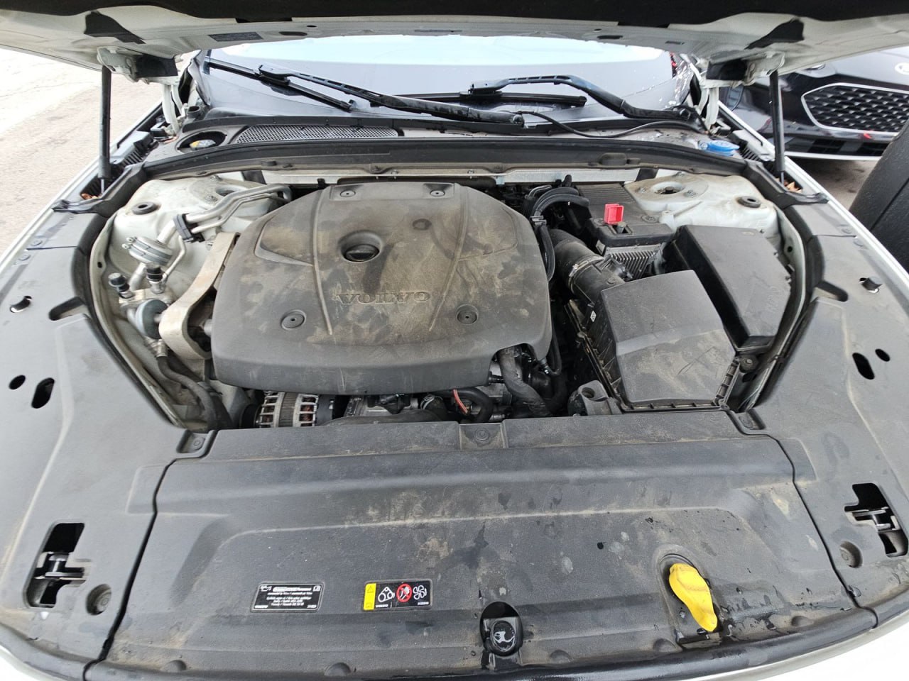 VOLVO S90 T5 MOMENTUM 2017