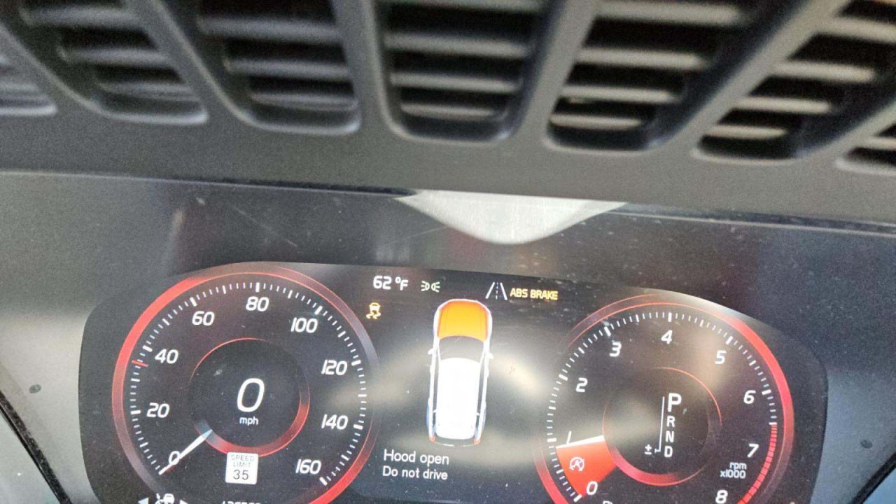 VOLVO XC90 T6 MOMENTUM 2016