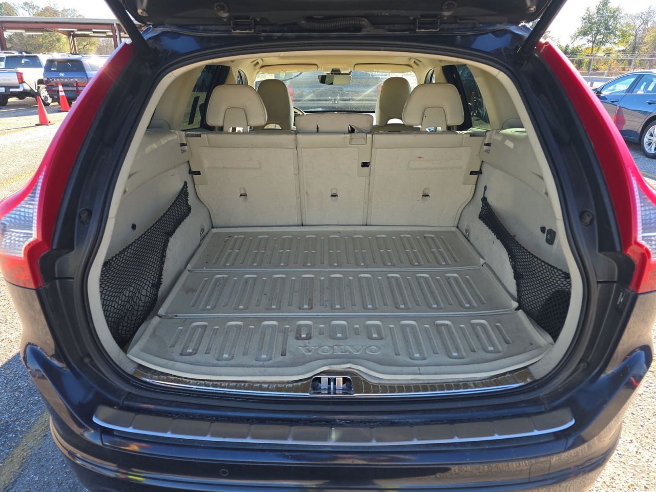 VOLVO XC60 T5-Е PREMIER 2016