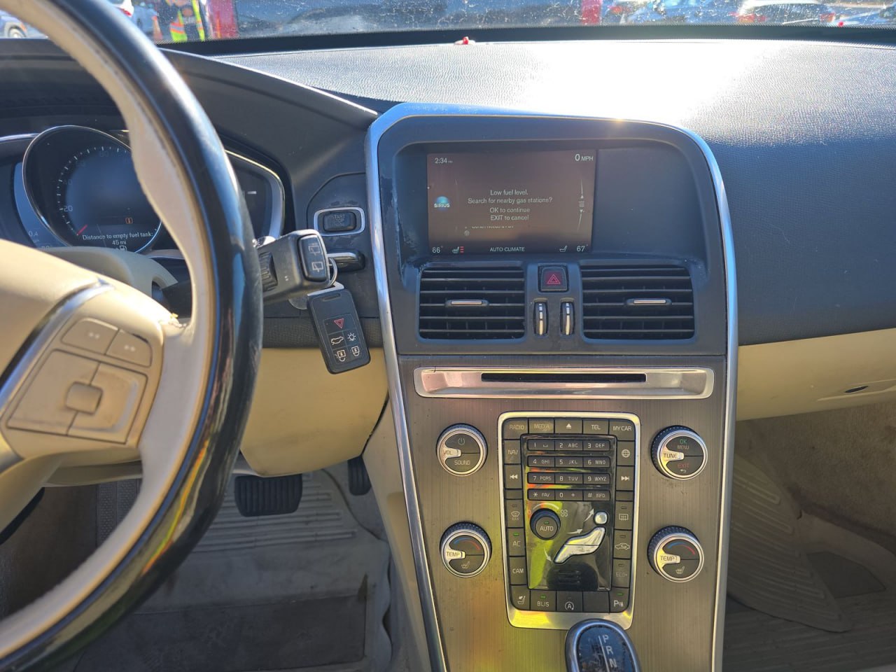 VOLVO XC60 T5-Е PREMIER 2016