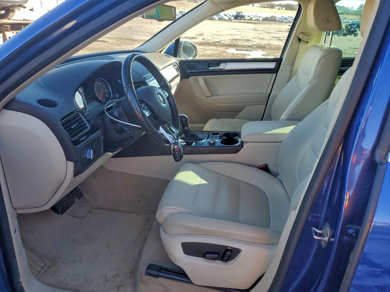 VOLKSWAGEN TOUAREG SPORT 2016