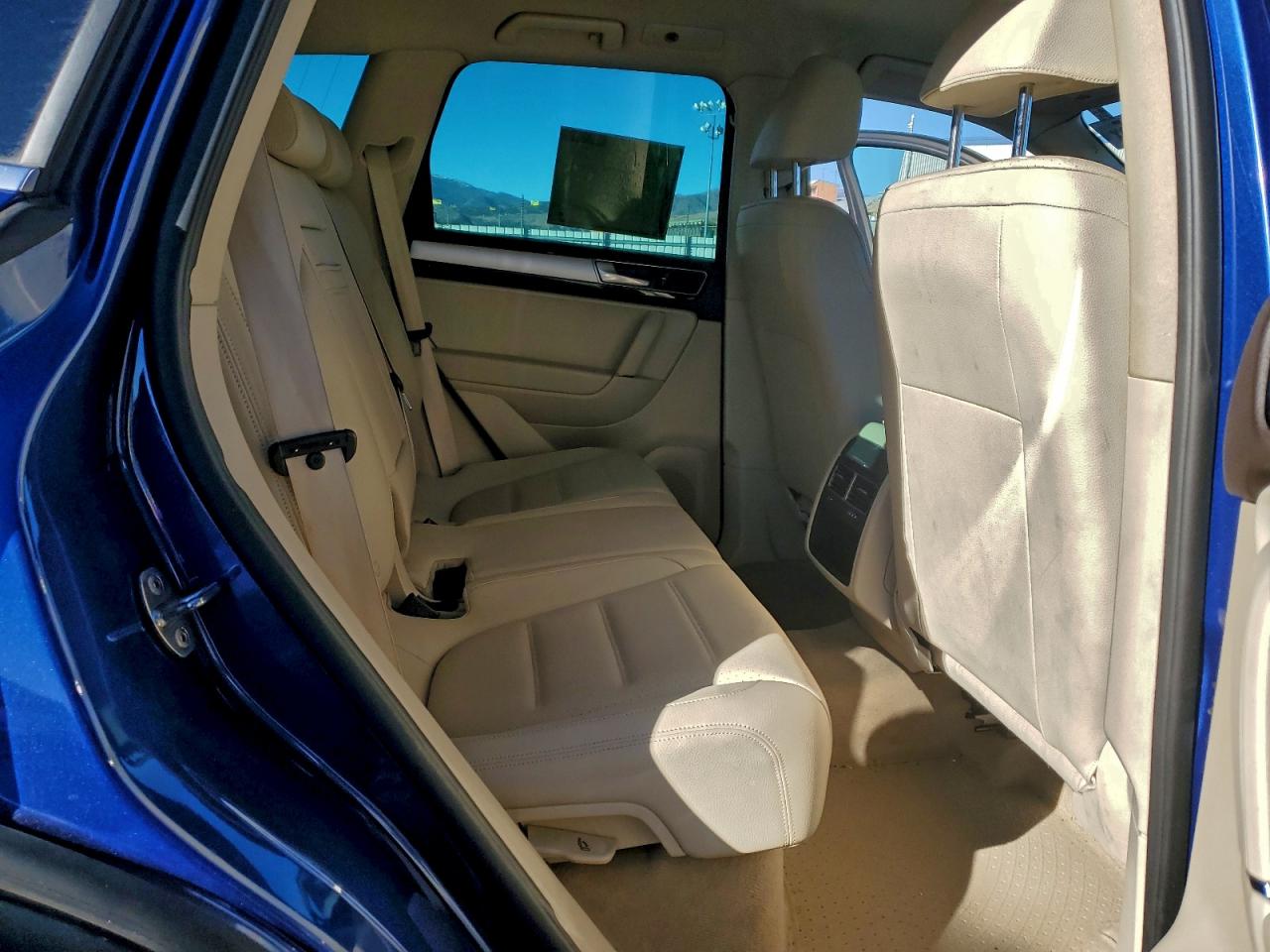 VOLKSWAGEN TOUAREG SPORT 2016