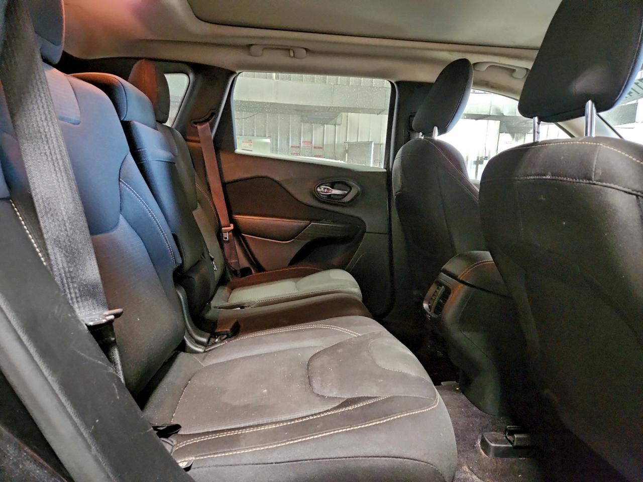 JEEP CHEROKEE LATITUDE 2016