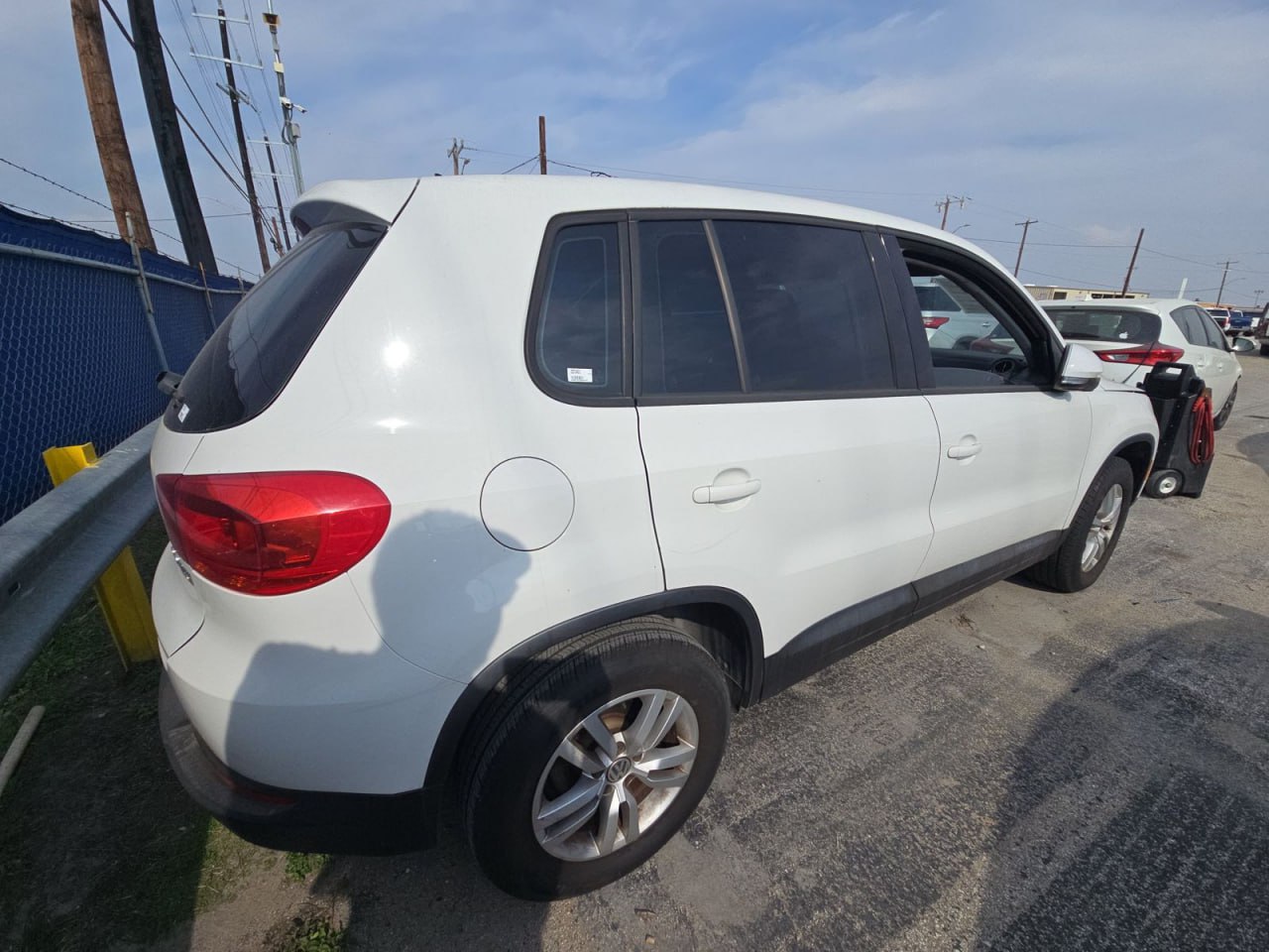 VOLKSWAGEN TIGUAN S 2013