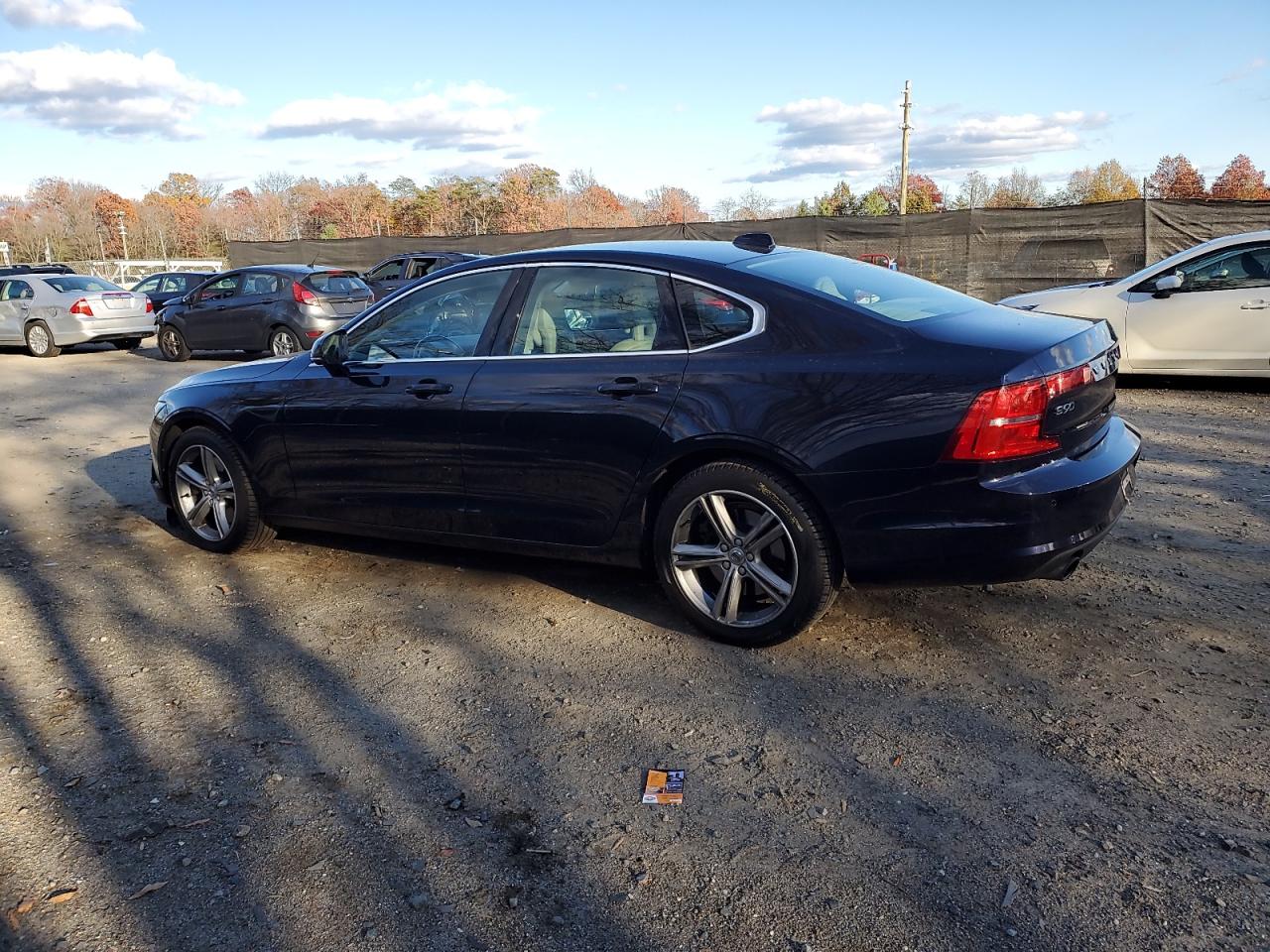 VOLVO S90 T5 MOMENTUM 2017