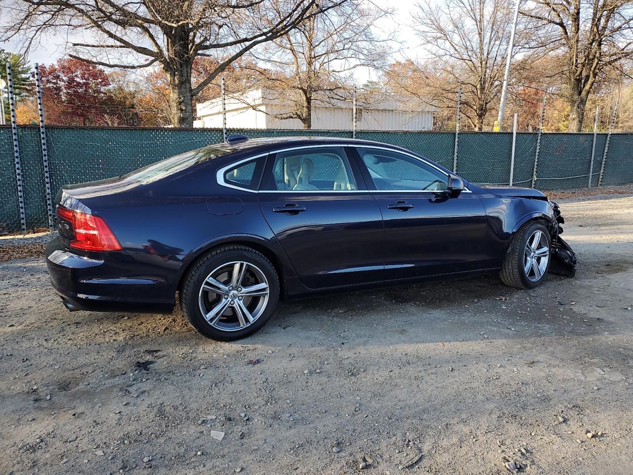 VOLVO S90 T5 MOMENTUM 2017