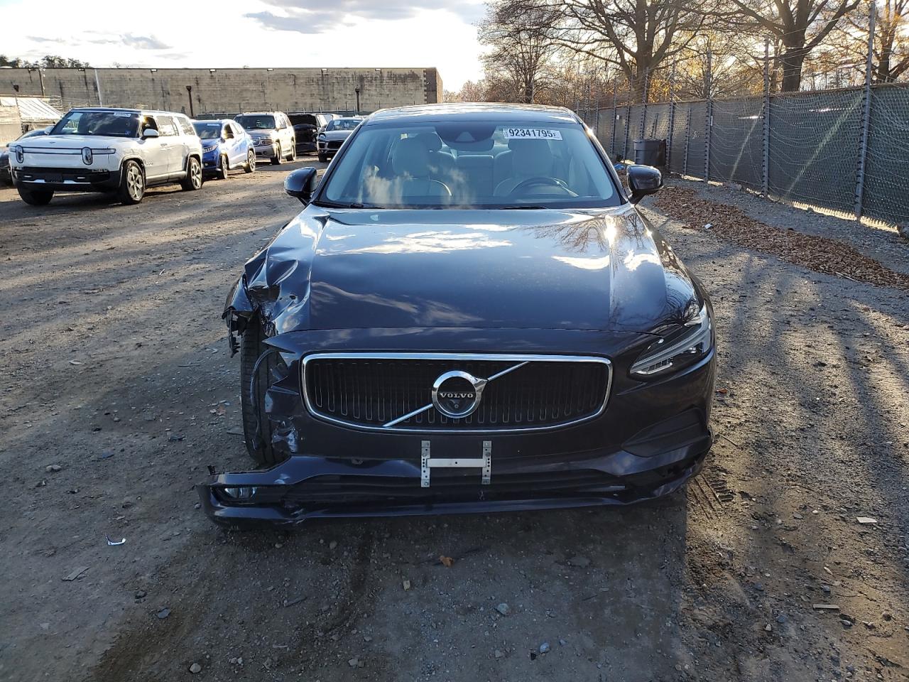 VOLVO S90 T5 MOMENTUM 2017