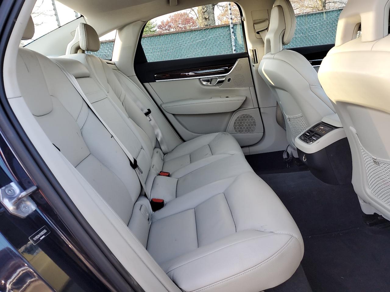 VOLVO S90 T5 MOMENTUM 2017