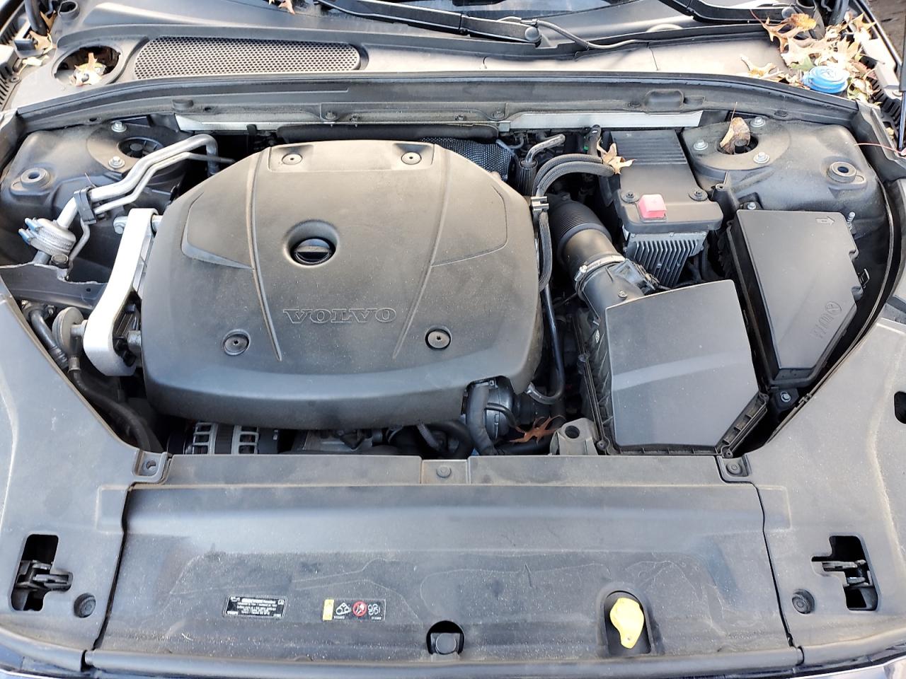 VOLVO S90 T5 MOMENTUM 2017