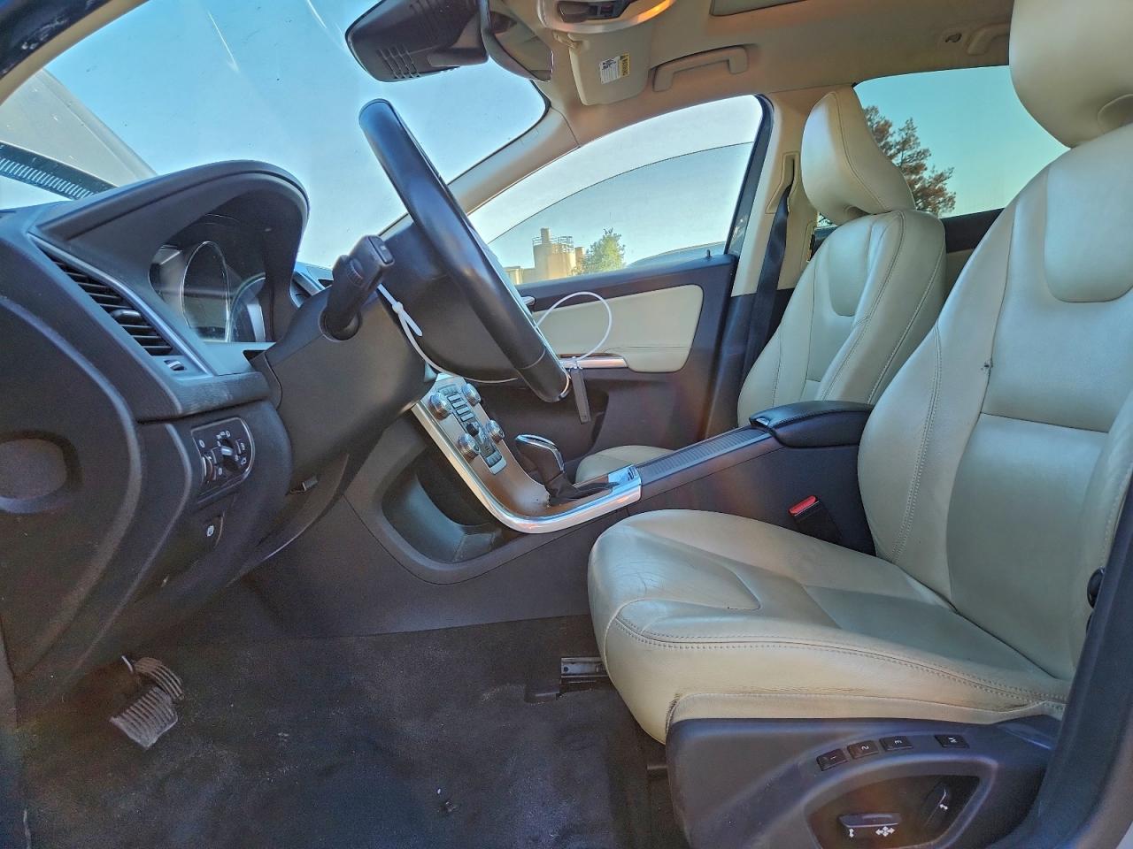 VOLVO XC60 T5 INSCRIPTION 2017